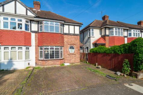 3 bedroom end of terrace house for sale in Seymour Avenue, Morden, SM4