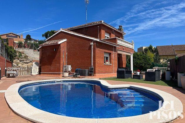 Casa en alquiler en Can Fatjó de 4 habitaciones con terraza y piscina