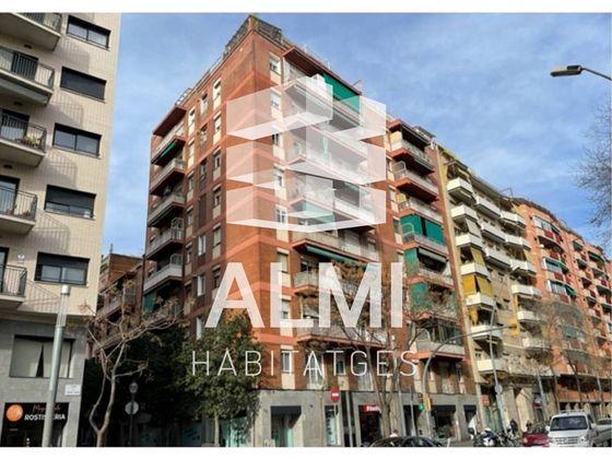 Piso en alquiler en Sant Andreu de Palomar de 3 habitaciones con balcón y ascensor