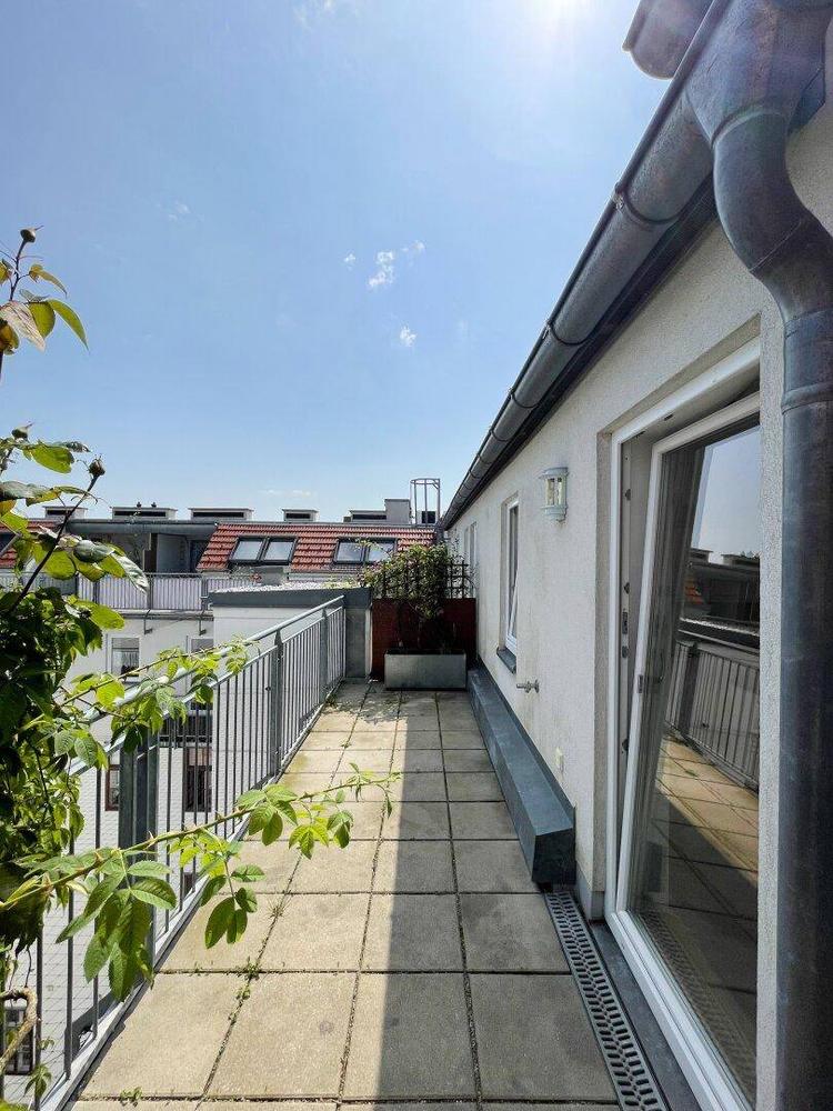 NEU - Moderne 3 Zimmer Dachgeschoßwohnung mit Terrasse im 12.Wiener Gemeindebezirk zu vermieten