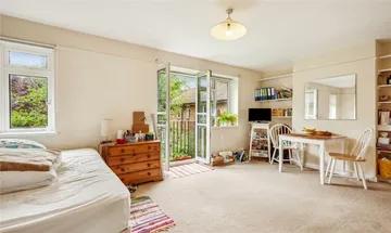 Studio apartment for sale in Neilson-Terry Court, Brighton Terrace, London, SW9