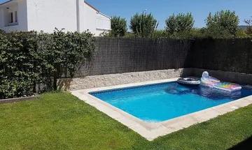 Casa en venta en Villanueva de la Cañada de 4 habitaciones con terraza y piscina
