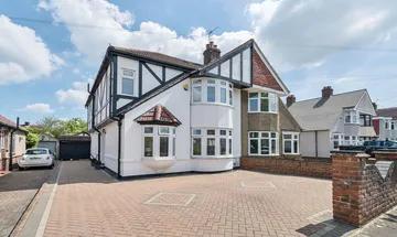 4 bedroom semi-detached house for sale in Chaucer Road, Sidcup, DA15 9AP, DA15