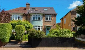 4 bedroom semi-detached house for sale in Leigham Court Road, Streatham, London, SW16