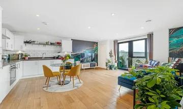 2 bedroom flat for sale in Bicycle Mews, SW4