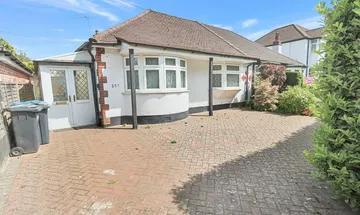 2 bedroom semi-detached bungalow for sale in Coulsdon Road, Coulsdon, CR5