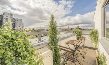 2 bedroom apartment for sale in Bicycle Mews, London, SW4