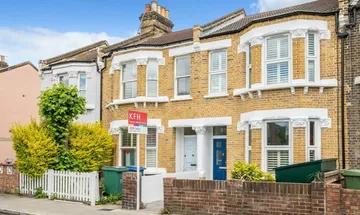 3 bedroom terraced house for sale in Wells Way, Camberwell, SE5