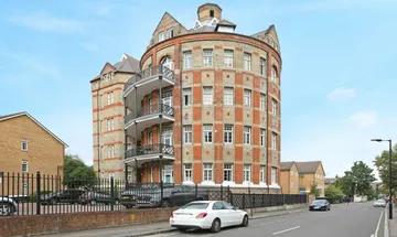 1 bedroom flat for sale in St Giles Tower, London, SE5