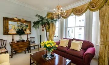 2 bedroom flat for sale in Earls Court Square, Earls Court, London, SW5