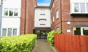 1 bedroom flat for sale in Cunningham Close, ROMFORD, Essex, RM6