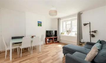 3 bedroom flat for sale in Tulse Hill, SW2