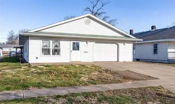 property for sale in 117 W Maple St