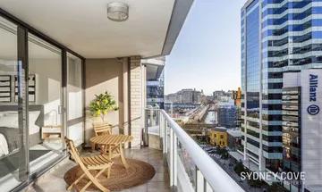 NORTH FACING APARTMENT WITH CITY & DARLING HARBOUR VIEWS, LOW STRATA, THE BERKELEY