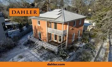 Vacant detached house in a top location near Kleiner Wannsee