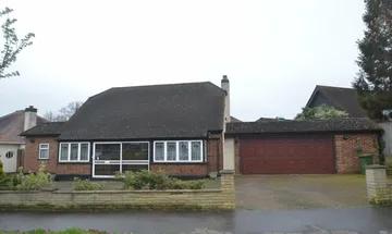 3 bedroom bungalow for sale in Cheston Avenue, Shirley, Croydon, CR0