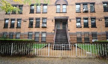 property for sale in 1678 Norman St Apt 1A