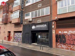 Building for sale in Almendrales in Madrid