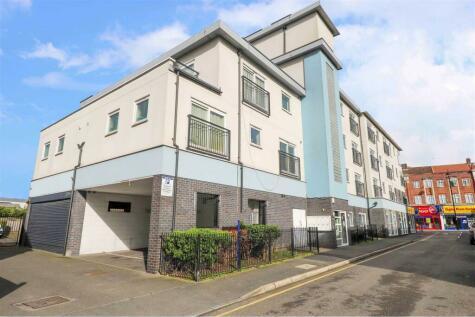 2 bedroom apartment for sale in High Street, Yiewsley, West Drayton, UB7