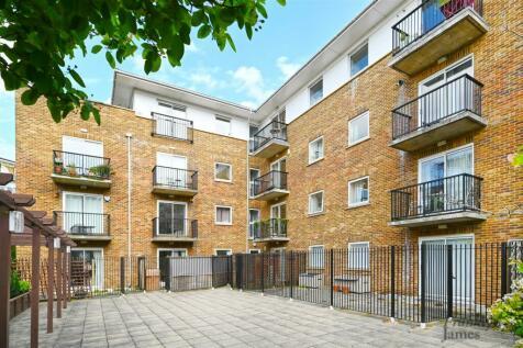 2 bedroom apartment for sale in Lamb Court, Narrow Street, E14