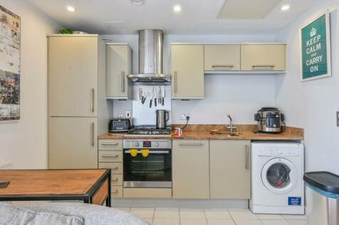 2 bedroom flat for sale in Lime View Apartments, Limehouse, Limehouse, London, E14