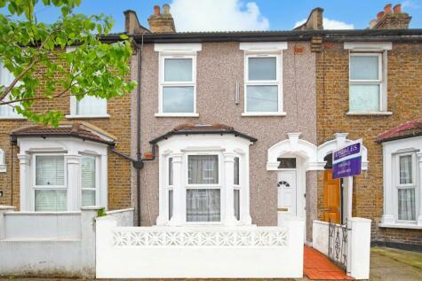 3 bedroom terraced house for sale in Dundee Road, London, E13