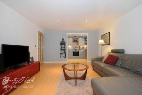 2 bedroom flat for sale in Meadowcourt Road, London, SE3