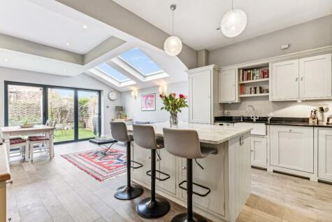 4 bedroom terraced house for sale in Bexhill Road, SW14 , SW14