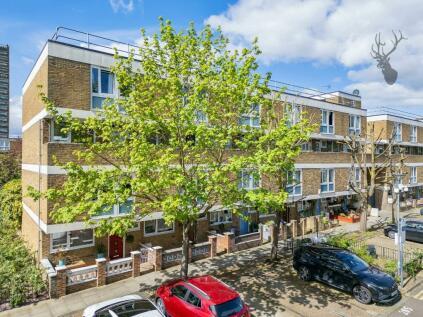 3 bedroom duplex for sale in Dethick Court, Bow, E3