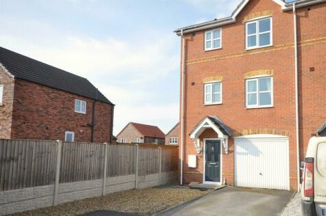 3 bedroom end of terrace house for sale in Millcroft Close, Thorne, Doncaster, DN8
