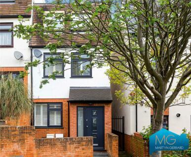 4 bedroom semi-detached house for sale in Muswell Hill Place, London, N10