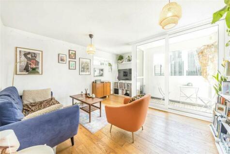1 bedroom flat for sale in Petticoat Tower, Spitalfields, E1