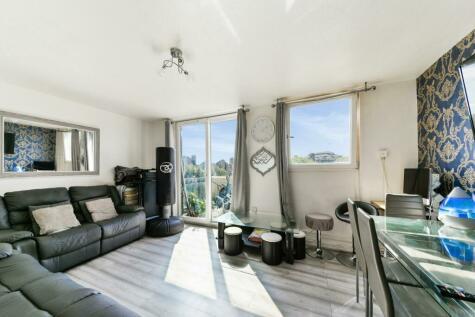 3 bedroom flat for sale in Doughty Court, Prusom Street, Wapping, E1W