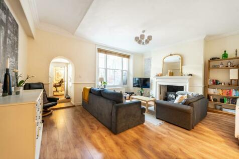 3 bedroom flat for sale in Linden Gardens, Notting Hill, London, W2