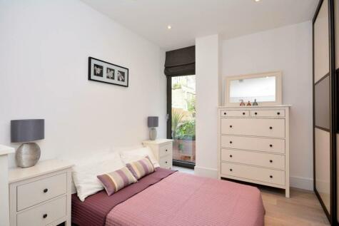 1 bedroom flat for sale in Hamlet Gardens, Ravenscourt Park, London, W6