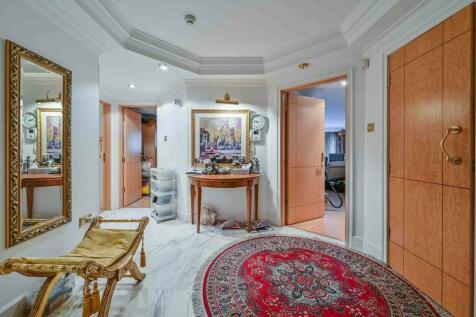 2 bedroom flat for sale in Park Road, St John's Wood, London, NW8