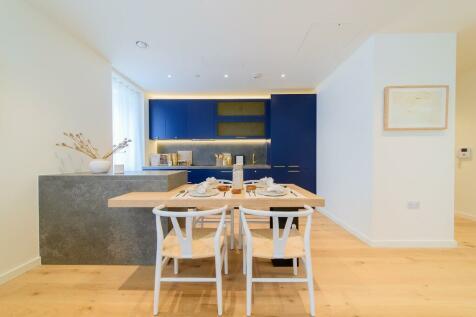 1 bedroom apartment for sale in Sales Gallery,
Orchard Place,
London,
E14 0JZ, E14