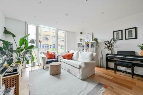2 bedroom flat for sale in Gowers Walk, E1, Aldgate, London, E1