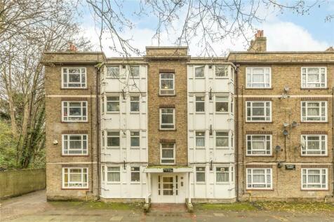 3 bedroom apartment for sale in Benn House, Valley Grove, SE7