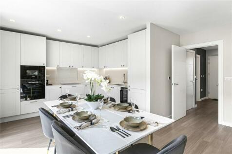 4 bedroom end of terrace house for sale in Atheldene Road, London, SW18