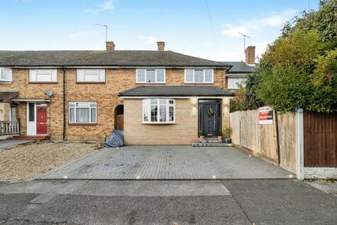 3 bedroom end of terrace house for sale in Montgomery Crescent, Romford, RM3