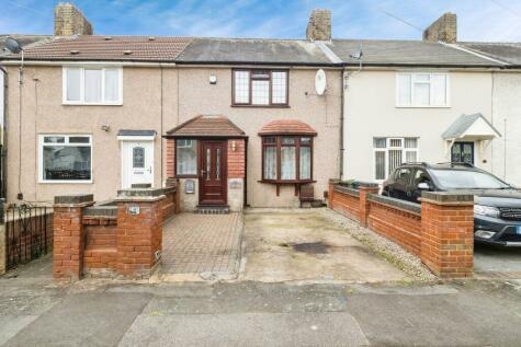 3 bedroom terraced house for sale in Brewood Road, DAGENHAM, Essex, RM8