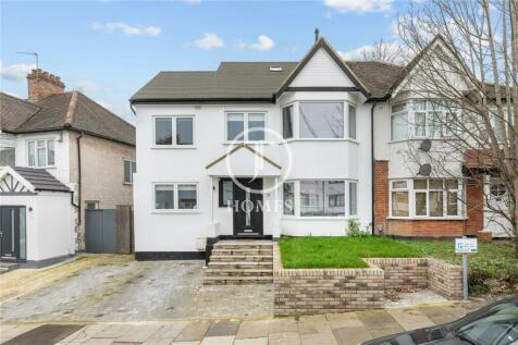 5 bedroom semi-detached house for sale in Glebe Crescent, London, NW4