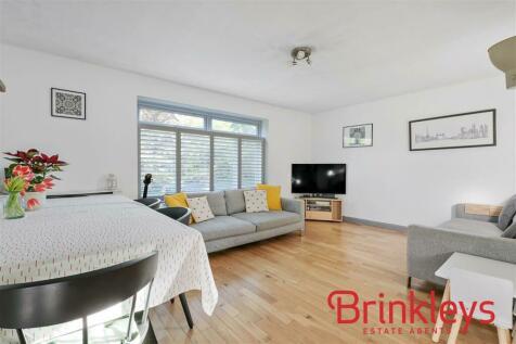 2 bedroom apartment for sale in Sterling Court, Grand Drive, London, SW20
