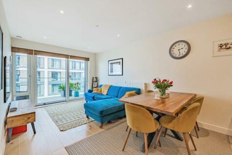 2 bedroom apartment for sale in Duke Of Wellington Avenue London SE18