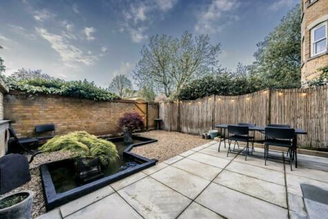 1 bedroom flat for sale in East Hill, Wandsworth, SW18