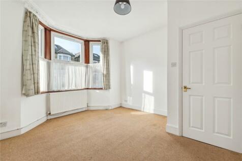 2 bedroom apartment for sale in Longley Road, SW17