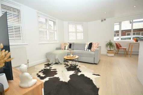 1 bedroom apartment for sale in Graham Road, Wimbledon, SW19