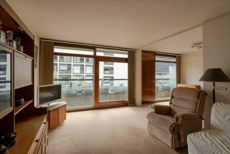 1 bedroom apartment for sale in Andrewes House, Barbican, London, EC2Y