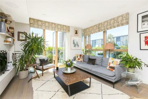 2 bedroom penthouse for sale in Queens Park Place, Salusbury Road, Queens Park, London, NW6